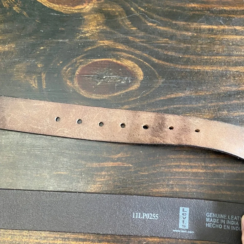 Levis Mens Brown Genuine Leather Distressed Casual Belt Silver Buckle 46